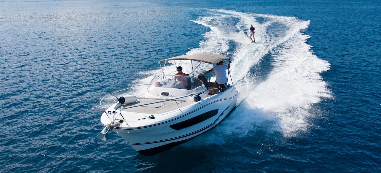 boat and marine insurance policy for yachts and sailboats and speedboats